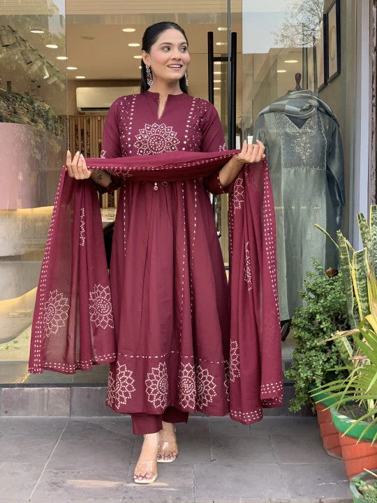 Women’s Maroon Embroidered Kurta Pant Set with Dupatta - Image 4